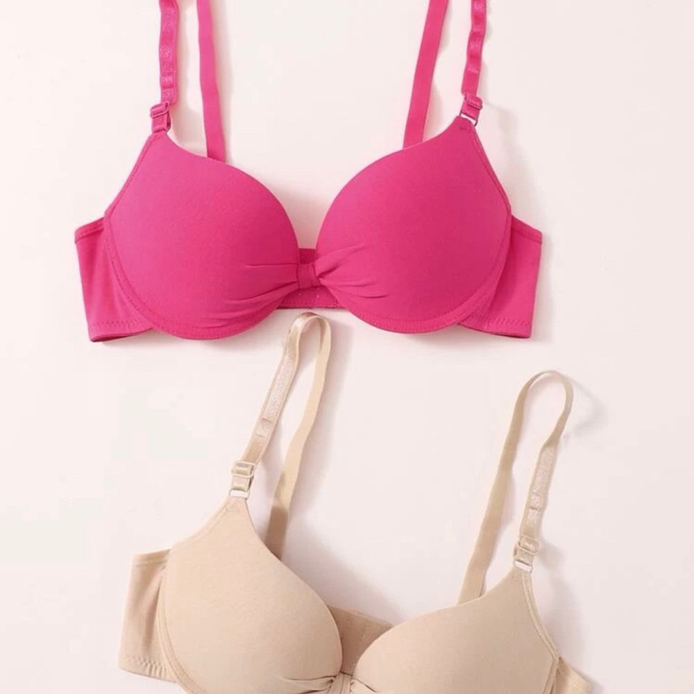 2 pairs of push up bras 👙NEW💝